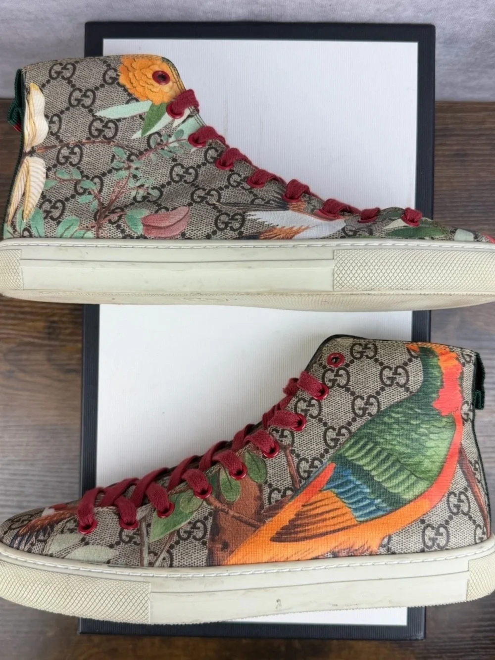 Gucci gg supreme